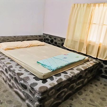 Oyo Home 90491 Flinstone Lodge Kota Kinabalu Exteriör bild